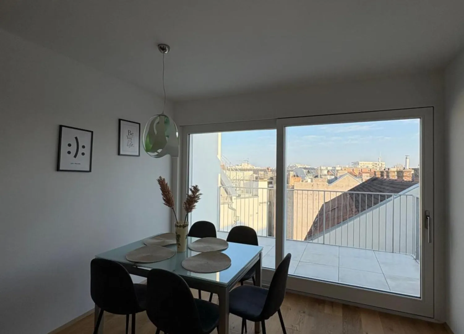 Feelhome-Terrasse-4 Gaeste-Wifi location